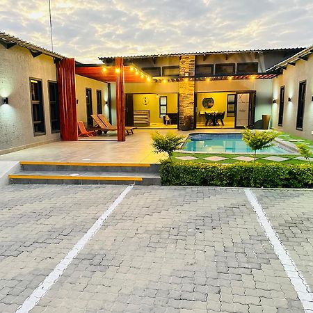 Signature Boutique Guesthouse Maun Eksteriør bilde
