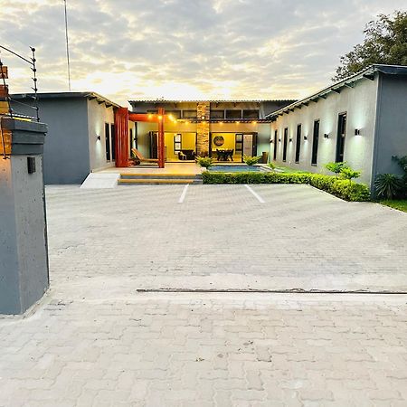 Signature Boutique Guesthouse Maun Eksteriør bilde