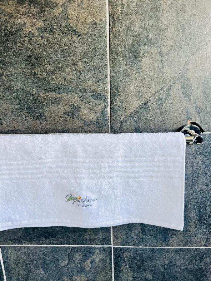Signature Boutique Guesthouse Maun Eksteriør bilde