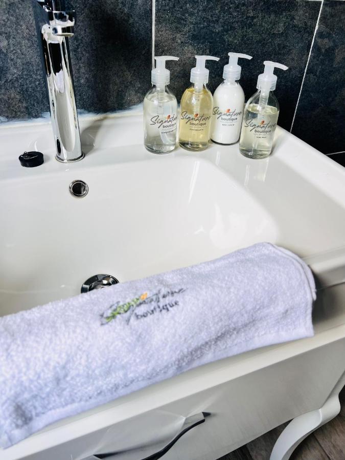 Signature Boutique Guesthouse Maun Eksteriør bilde