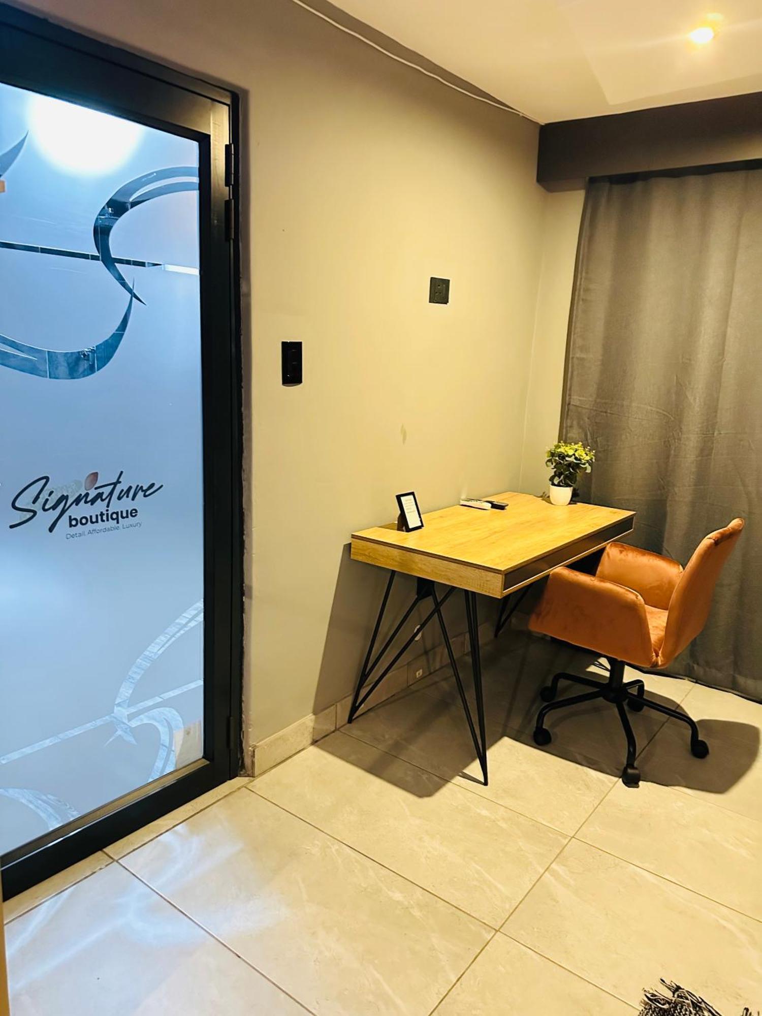 Signature Boutique Guesthouse Maun Eksteriør bilde